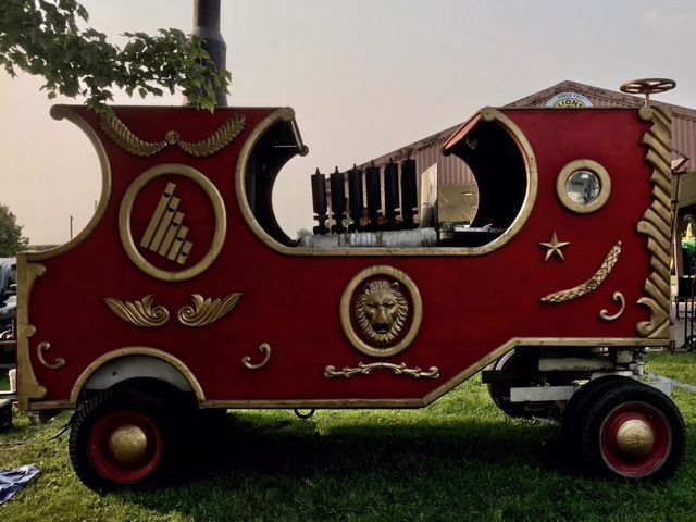 Winona Steam Calliope in Mabel